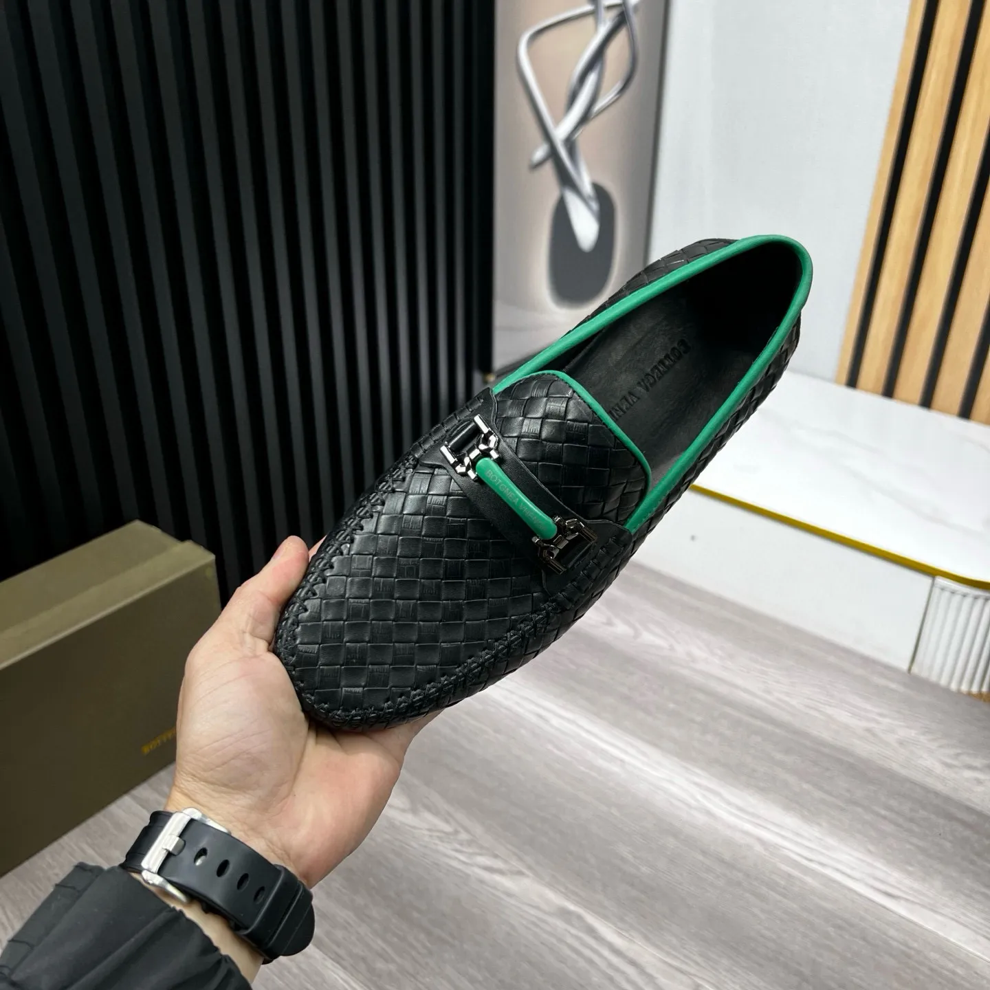 Ex-factory price 500 BV〰️Purely handmade classic men's beanie shoes👉👉driving shoes, slip-on shoes, made of imported cowhide woven from Italy, 💕water-dyed cowhide lining, 🔊original outsole, waterproof platform design, comfortable on the feet. A good choice for traveling and driving, two colors available, code number: 38-44, (45 can be customized)